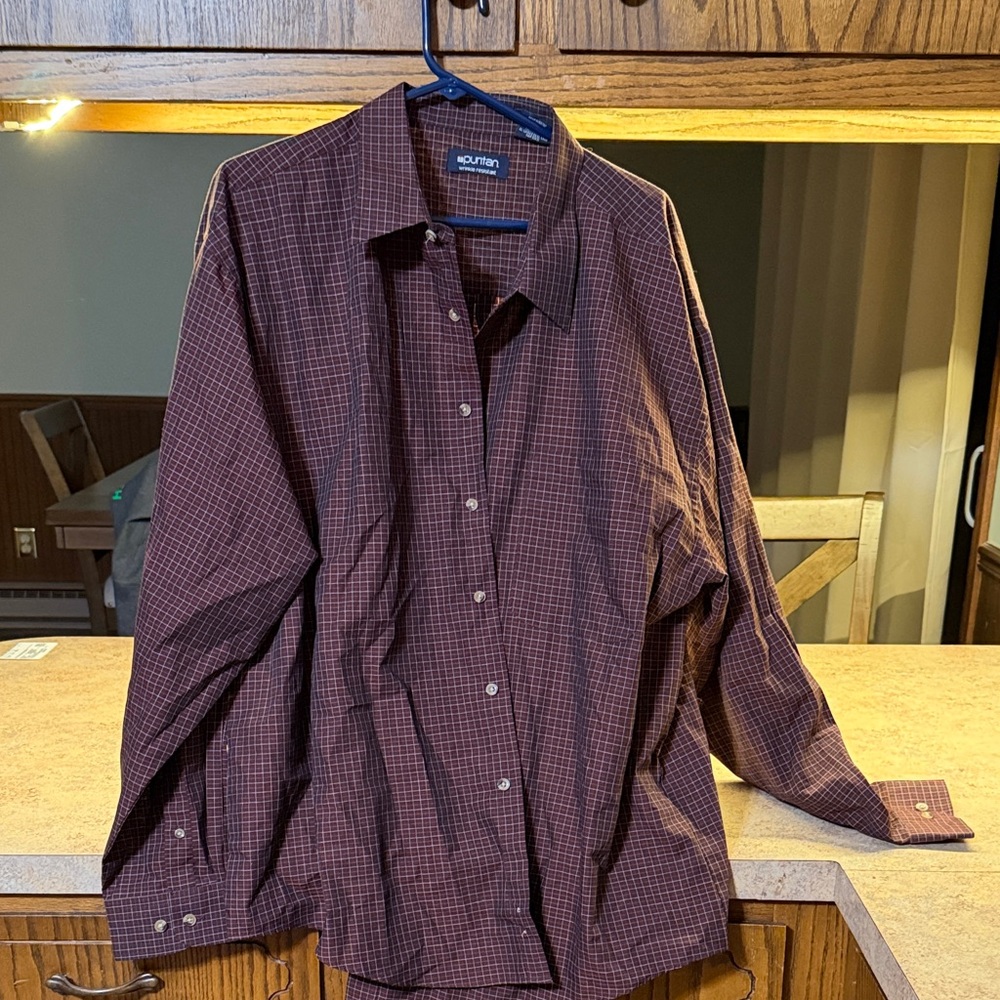 Izod Men's Maroon Plaid Button Down Shirt